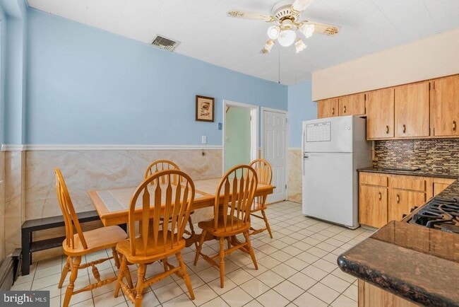 Building Photo - 7146 Tulip St