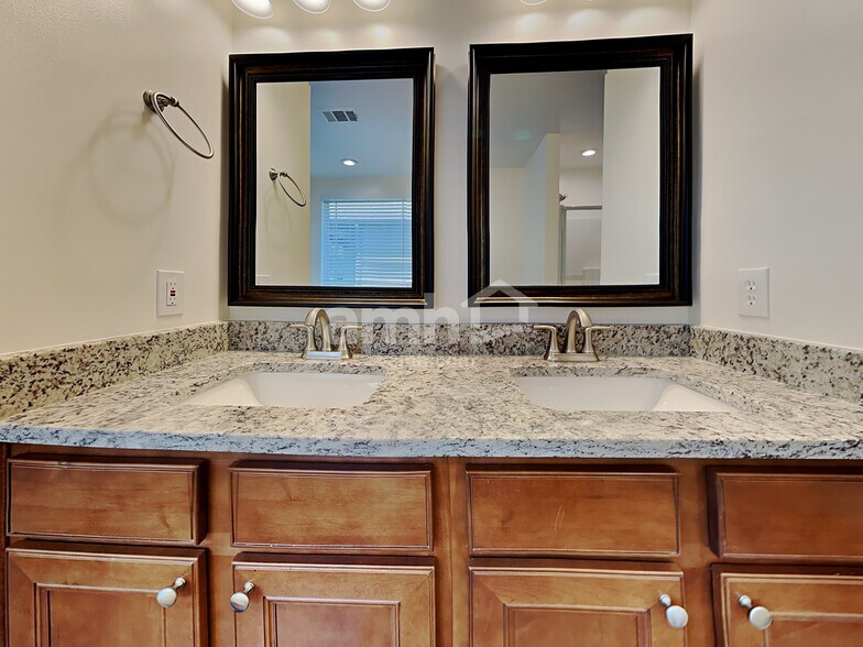 Building Photo - 248 Applehill Way