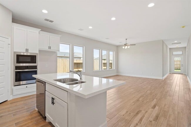 Building Photo - 16314 Rock Hollow Bend Ln