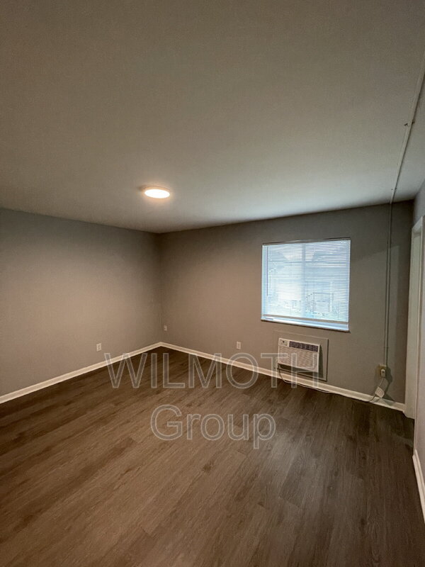 Building Photo - 135 W Hendricks St