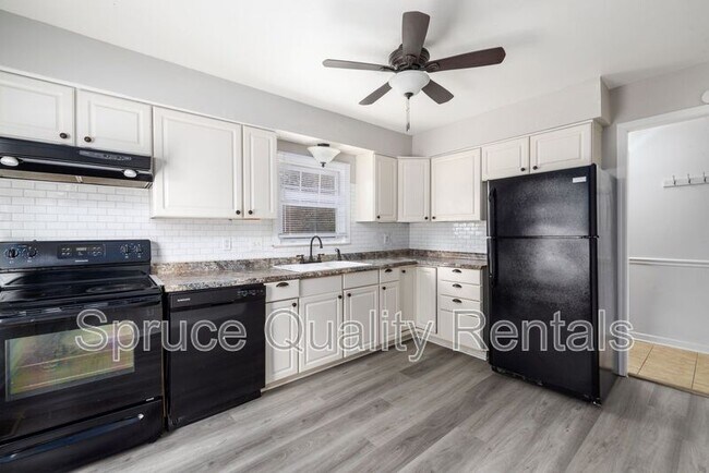 Primary Photo - 5215 Peppercorn St