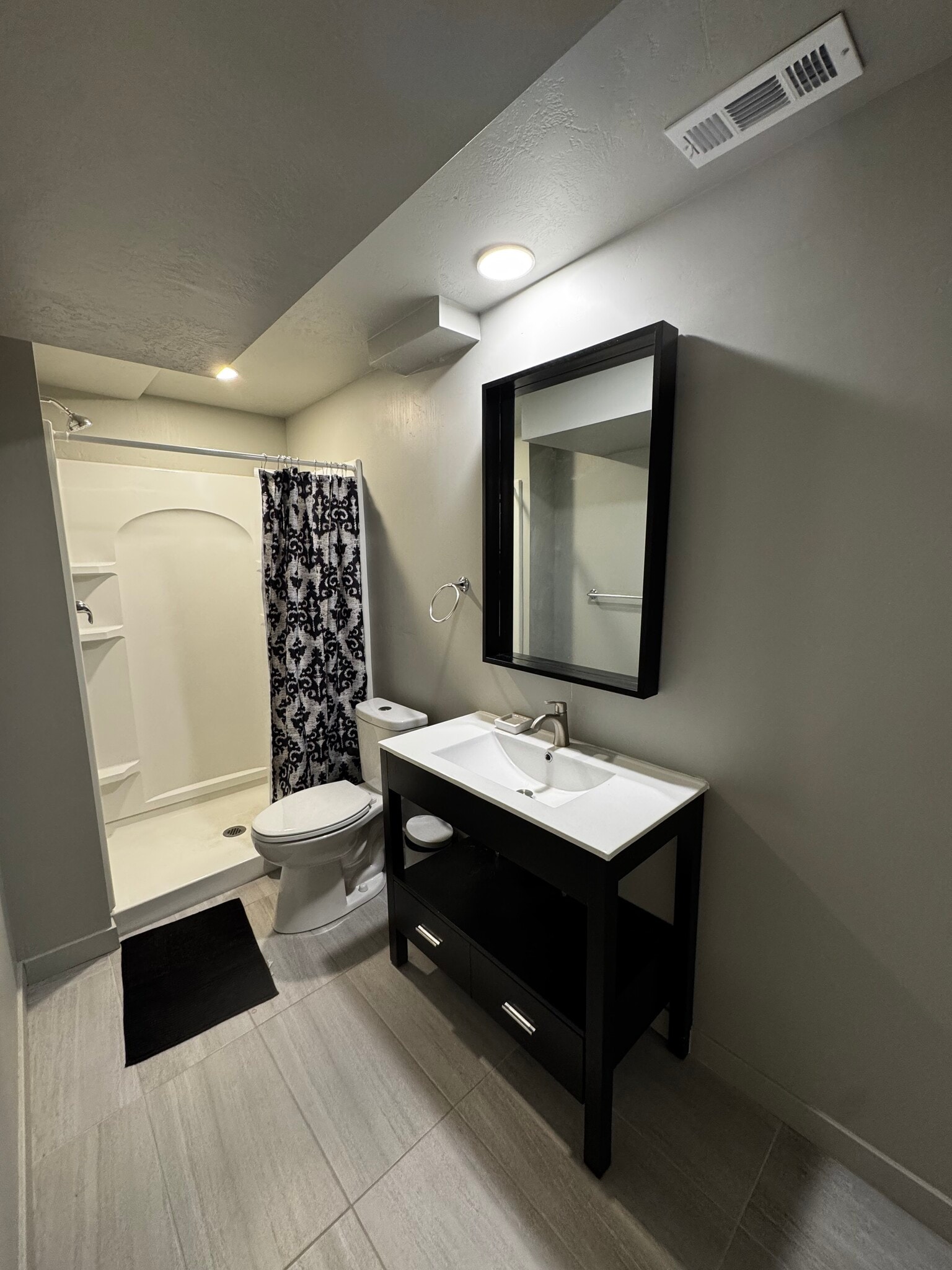 Building Photo - 43 E Argyle Way