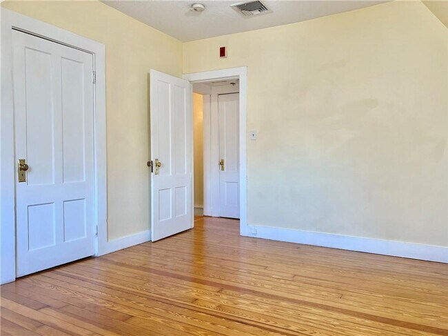 Building Photo - 90 Spring St