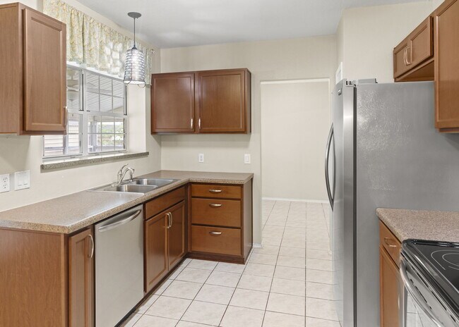 Building Photo - "Spacious 3-Bed Sanctuary with 2.5 Baths o...
