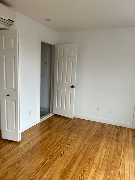 Bedroom 1 with Laundry - 42 Pilgrim Pathway