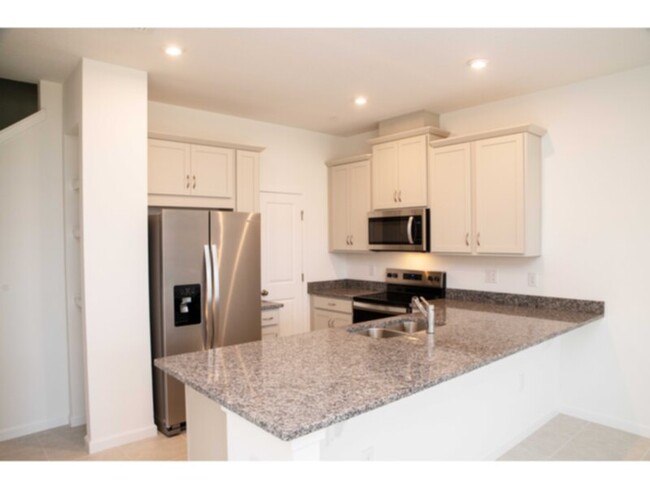 Building Photo - Brand New 3 bed 2.5 bath Townhome