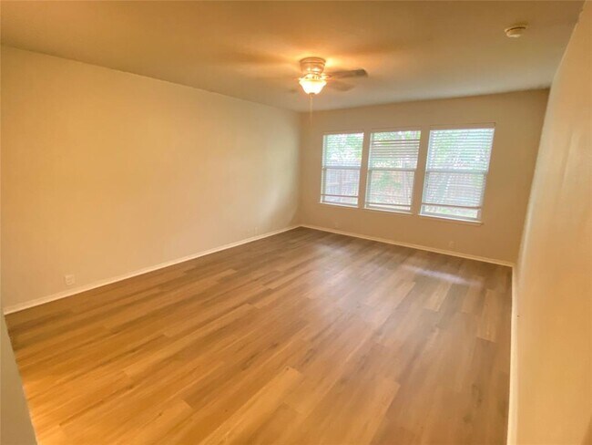 Building Photo - 772 Kingfisher Ln