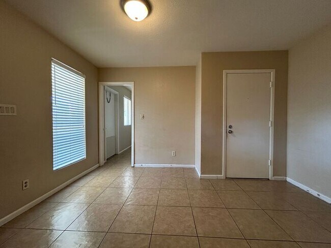 Building Photo - 301 W Olive Ave