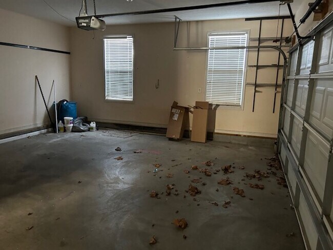 Building Photo - 3304 Heatherwood Trace