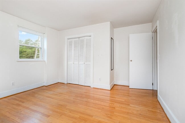 Building Photo - Coming Soon | $2,000/mo | Spacious Split-L...