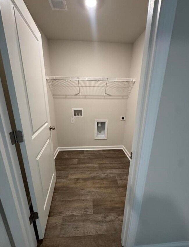 Building Photo - 403 Acosta Cir