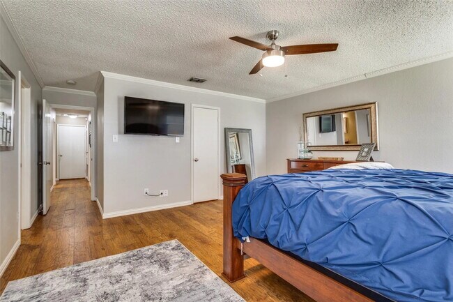 Building Photo - 4612 Wedgewood Dr