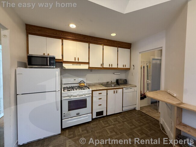 Primary Photo - 24 Warren Ave