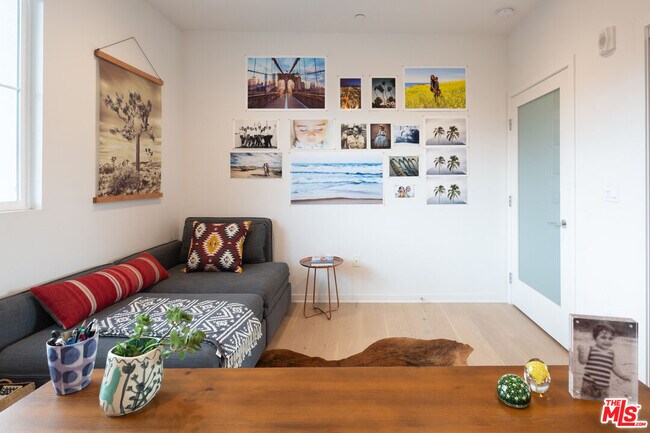 Building Photo - 4240 Laurel Canyon Blvd