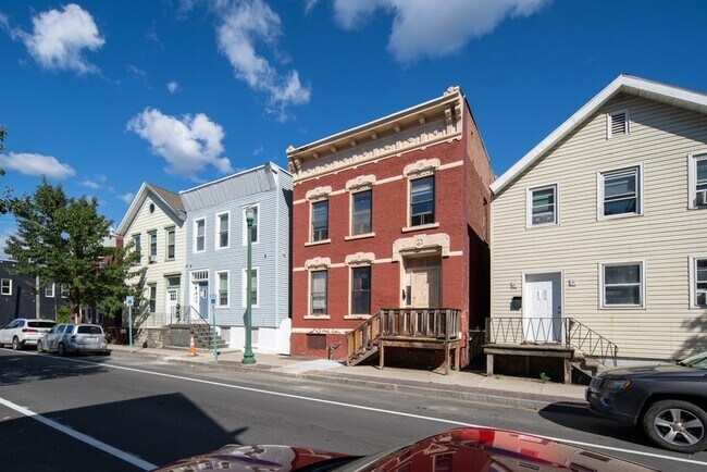 Building Photo - 500 2nd St