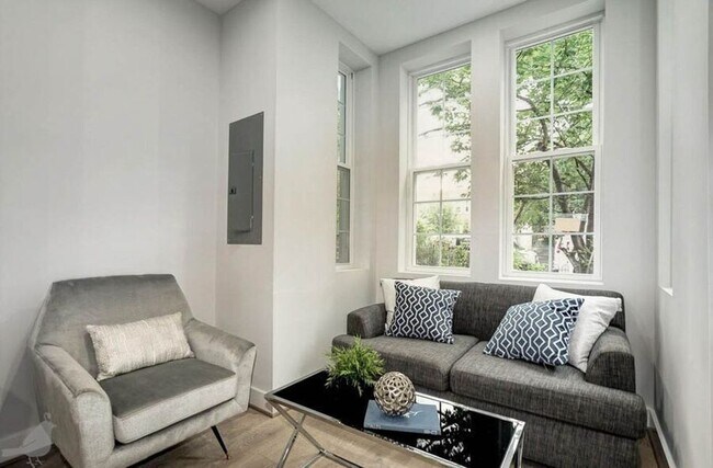 Building Photo - 329 K St NE