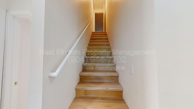 Building Photo - 10061 Vineyard Lake Rd E