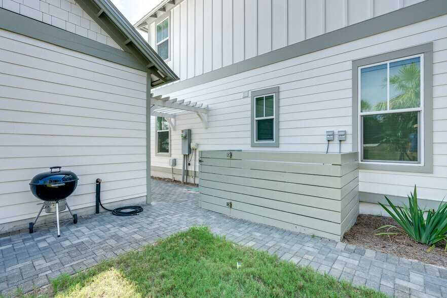 Building Photo - 35 Abbie Rd