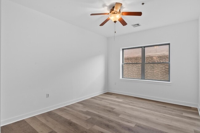 Building Photo - 172 Culver Ave