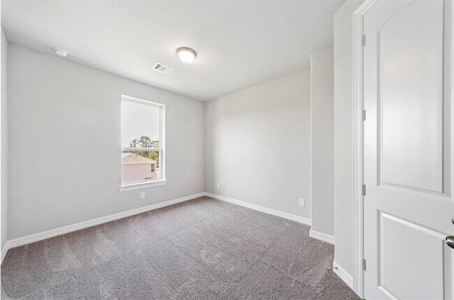 Building Photo - Brand New 3 Story Townhome