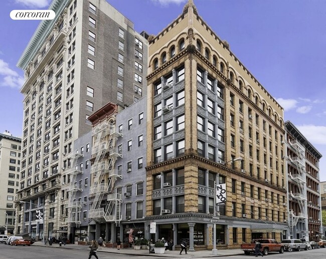 Building Photo - 250 Mercer St