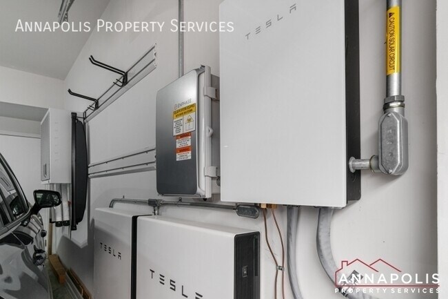 Building Photo - 285 West St