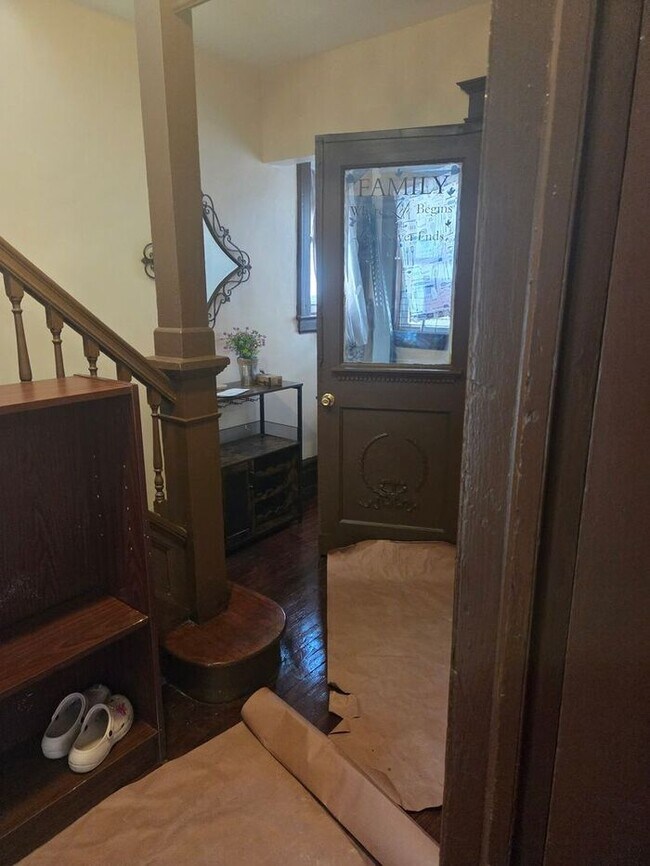 Building Photo - Spacious Newark Home – 7 Bedrooms, 2 Kitchens