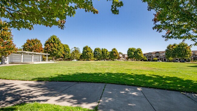 Building Photo - 2862 Pearblossom Dr