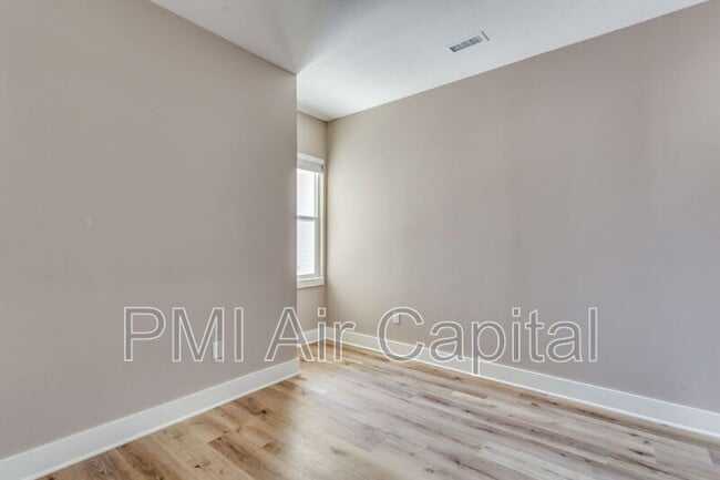 Building Photo - 4315 N Sandplum St