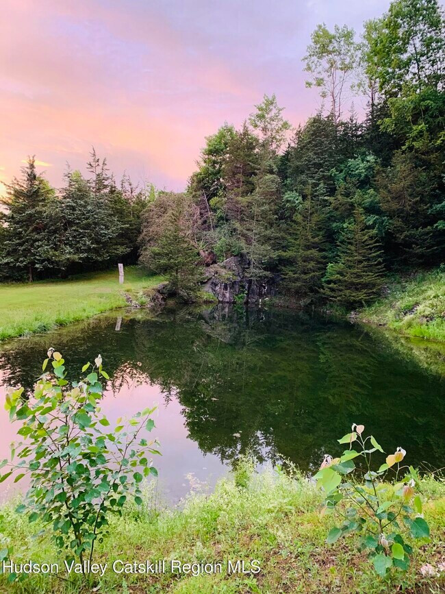 Building Photo - 340 Old Rte 22