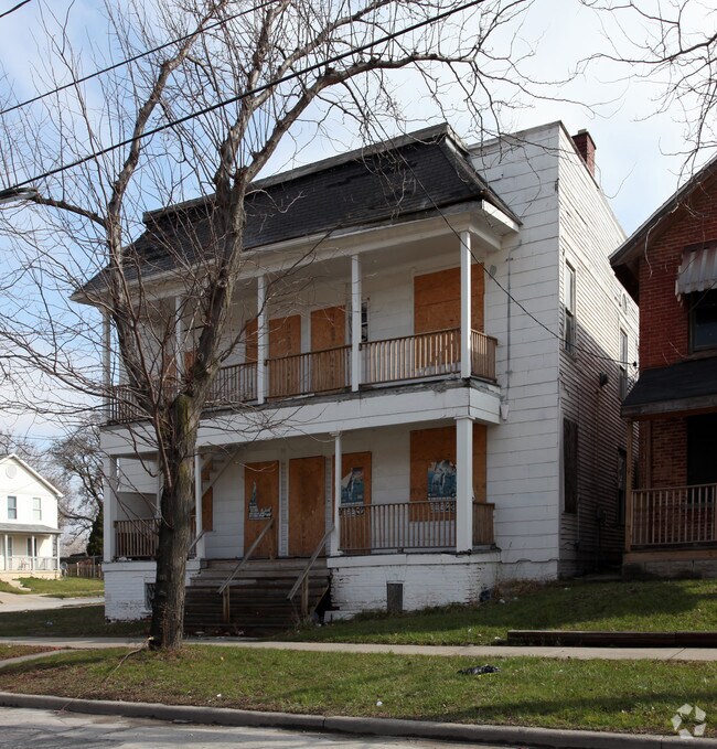 Building Photo - 828 Lagrange St