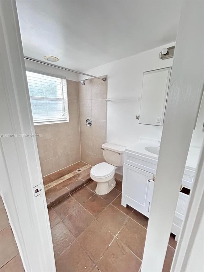 Building Photo - 3212 Coral Ridge Dr