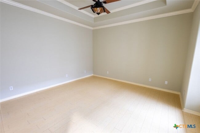 Building Photo - 605 Burleson St