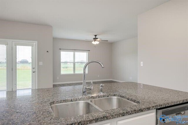 Building Photo - 15906 Glenncrest Ln