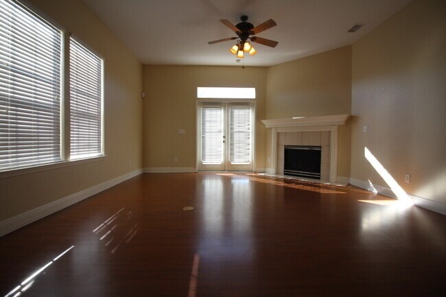 Building Photo - Beautiful 4 Bedroom Home In Newport Colony