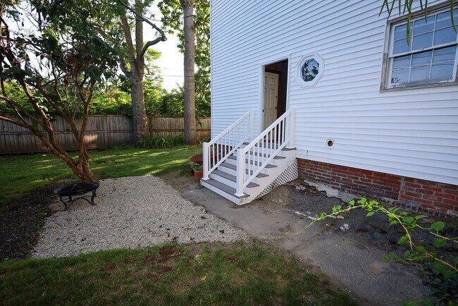 Building Photo - 11 Nixon Ave