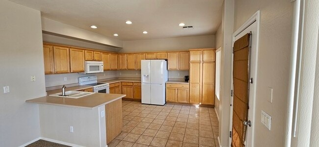 Building Photo - Spectacular 3-bedroom, 2.5 bathroom home For Rent in Tolleson!!