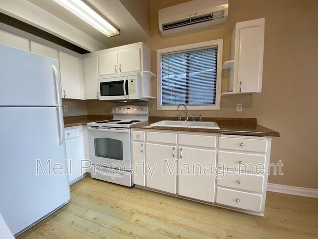 Building Photo - 2370 E Phillips Lake Loop Rd