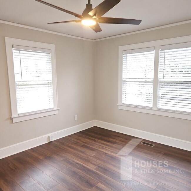 Building Photo - 8 Dargan St