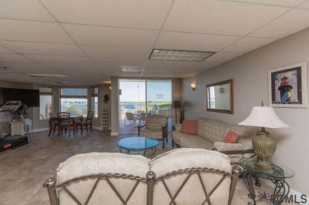 Building Photo - 157 Marine St