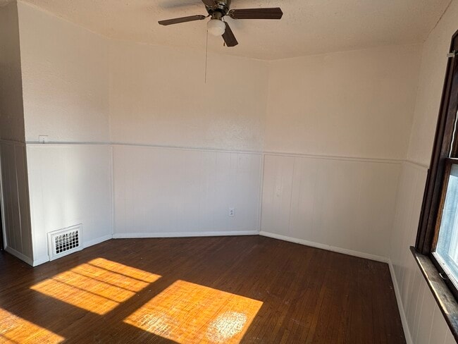 Building Photo - 2207 Wilkes Ave