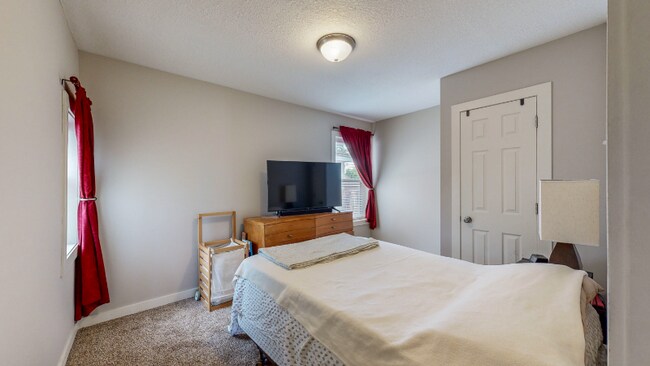 Building Photo - 620 2nd Ave NW