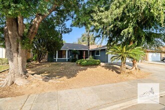 Building Photo - Four Bedroom Home In Clovis!