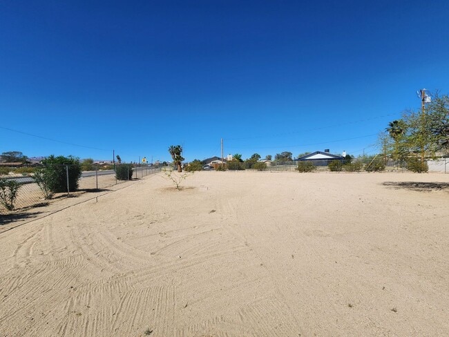 Building Photo - Spacious is The Word!