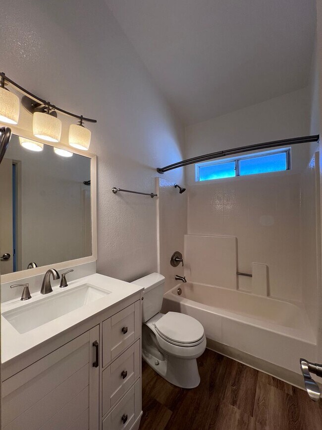 Building Photo - 4580 Ohio St