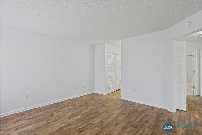 Building Photo - Immaculate 2-Bedroom Ground-Floor Villa in...