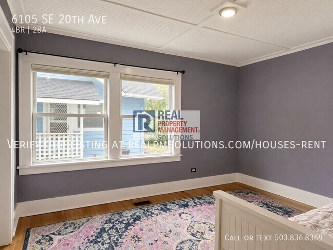 Building Photo - 6105 SE 20th Ave
