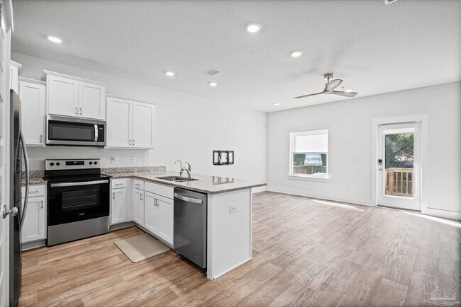 Building Photo - 1419 Iroquois Ct