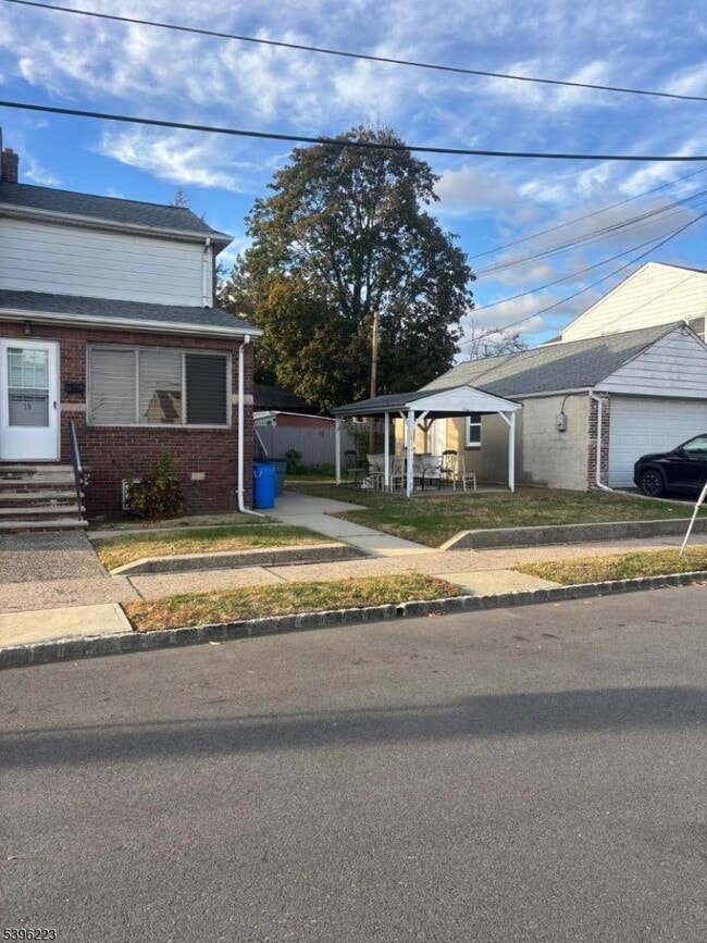 Building Photo - 15 Watsessing Ave