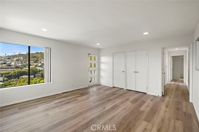 Building Photo - 665 Temple Hills Dr